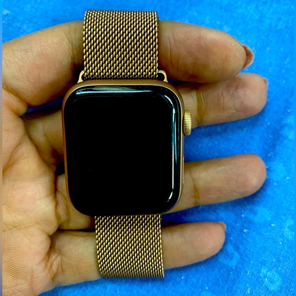 ❌❌SOLD❌❌APPLE WATCH SE SERIES 40MM. ORIGINAL WITH BILL. - Picture 3 of 11